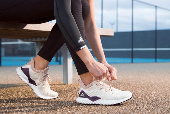 giày chạy bộ nữ