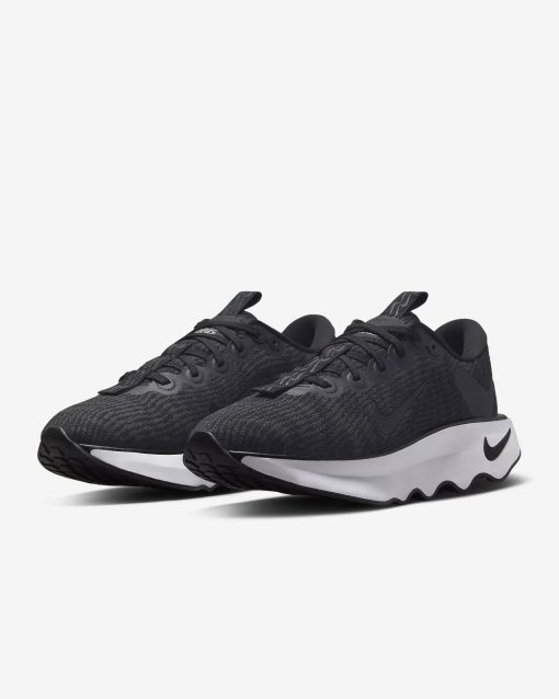 giày nike motiva